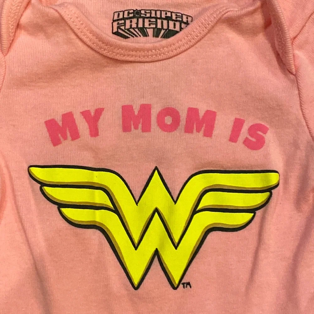 DC SUPER Friends Onesie 3 M months My Mom is Wonder Woman Pink